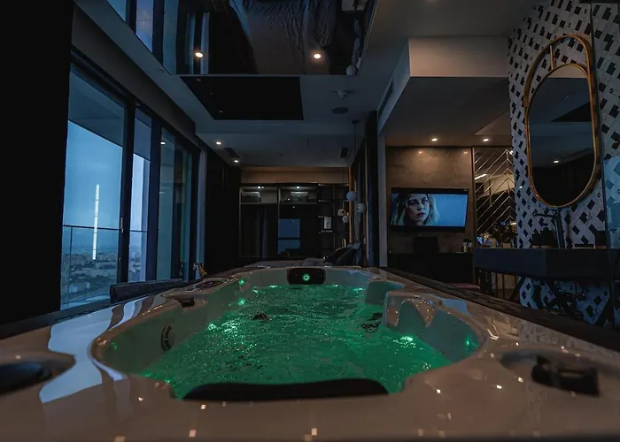 2401 At Mercury By Aura *