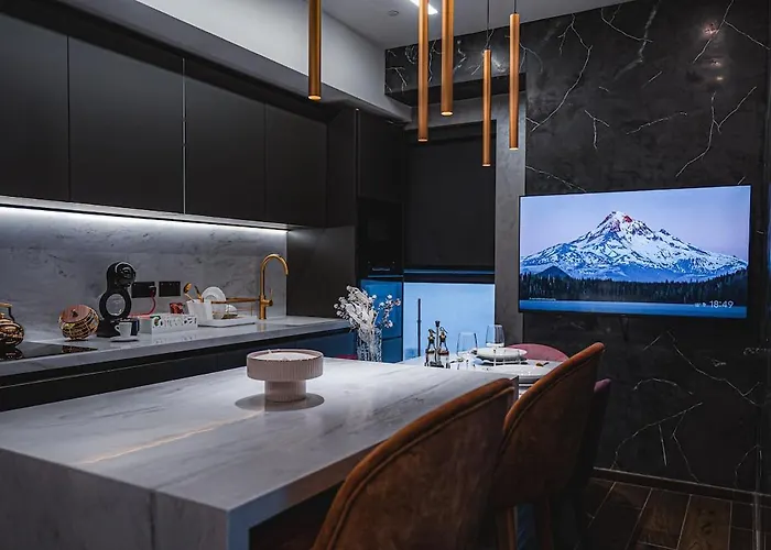 2401 At Mercury By Aura *